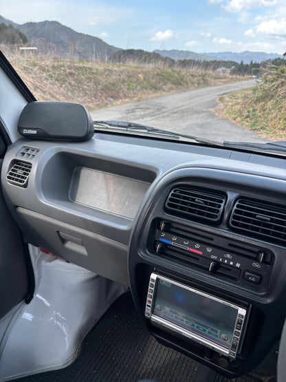 Suzuki Carry Kei Truck White 660CC 4WD AT - 2000 (66k KM)